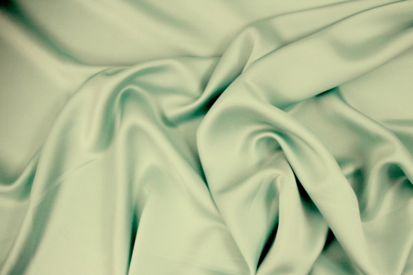 Snifter Green Liquid Satin