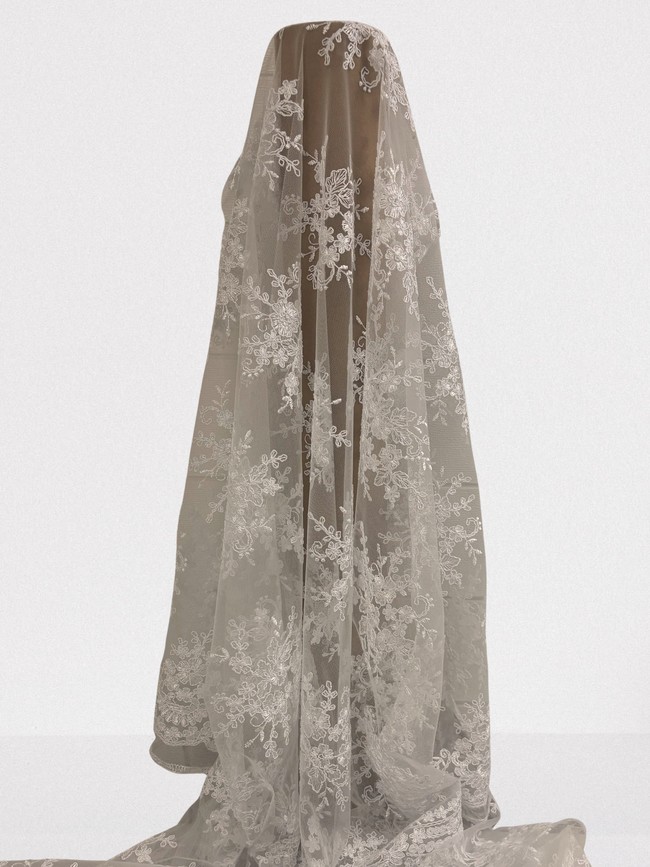 White Floral Posy Corded Lace with Scalloped Floral Border