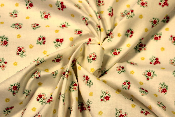 Mini Flowers on Cream